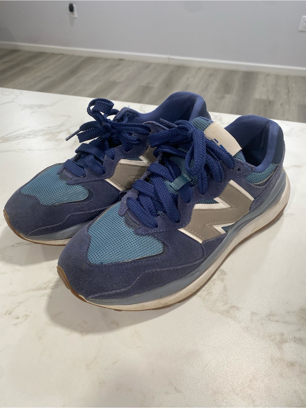 New Balance Navy & Light Blue Suede Mesh Runner